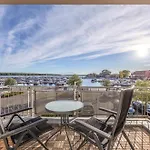 Hafenglueck- Ideal Fuer Familien Mit Balkon Und Yachthafenblick