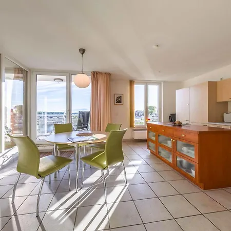 Apartment Hafenglück- Ideal Für Familien Mit Balkon Und Yachthafenblick Waren (Müritz)